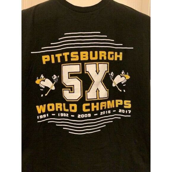 PITTSBURGH PENGUINS SIZE MEDIUM 5 X WORLD CHAMPIONS T-SHIRT - Picture 2 of 2
